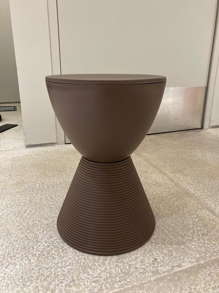 LEISURE CHAIR / TABLE
