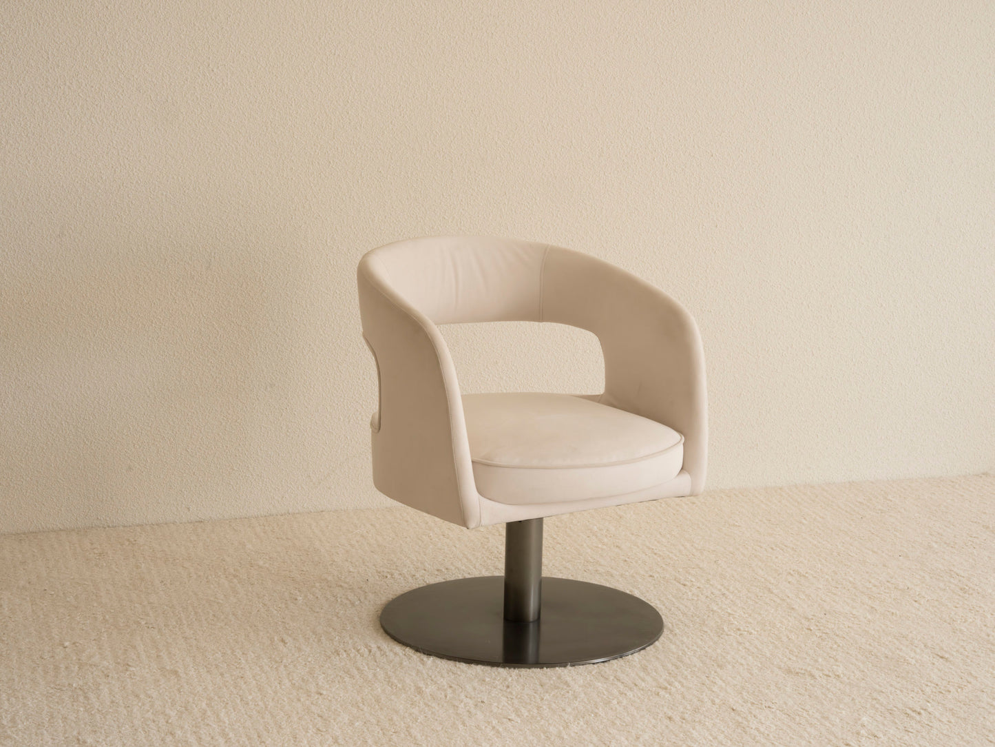 TITUS CLUB CHAIR