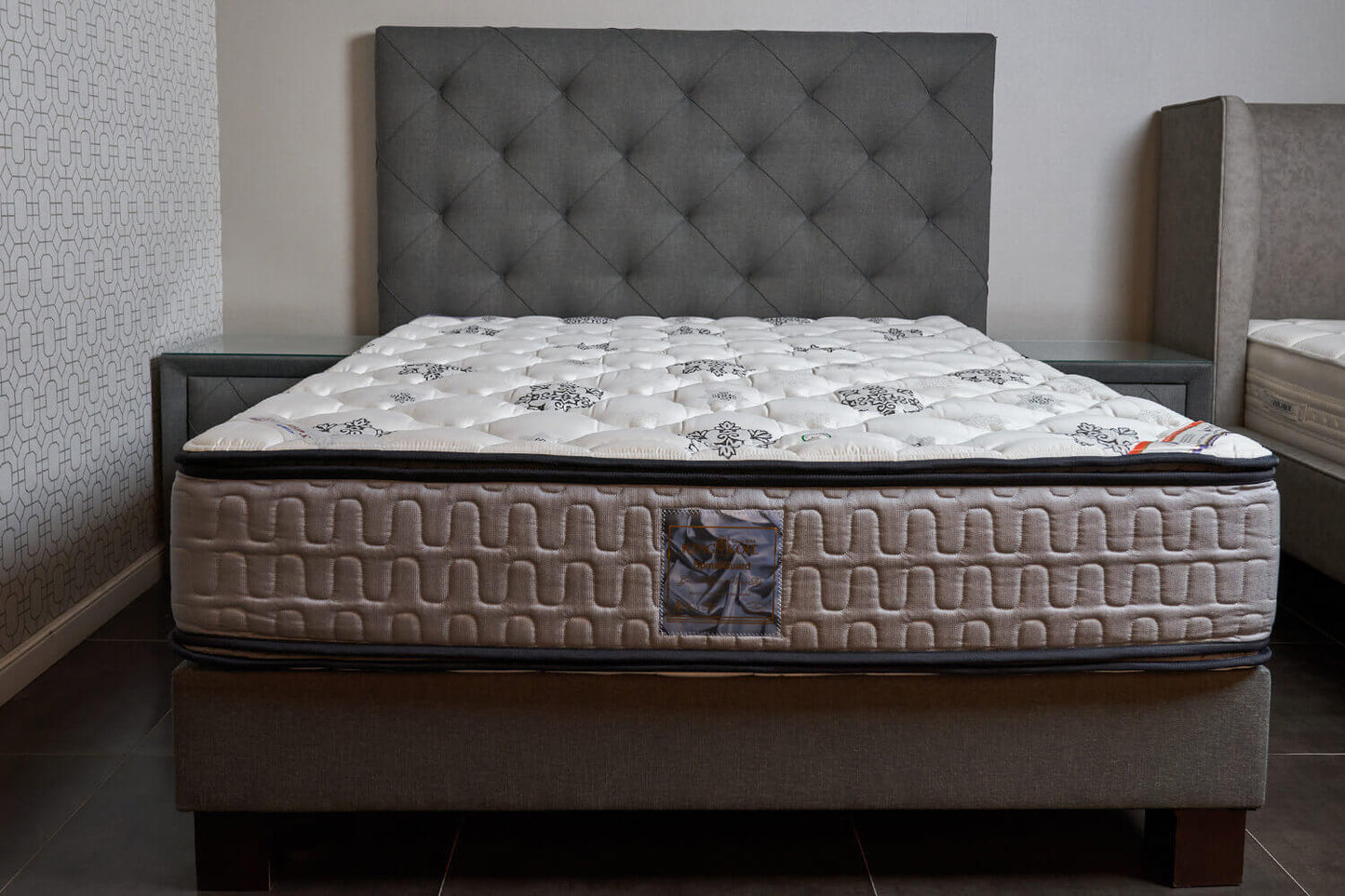 MAGNIFIQUE BED
