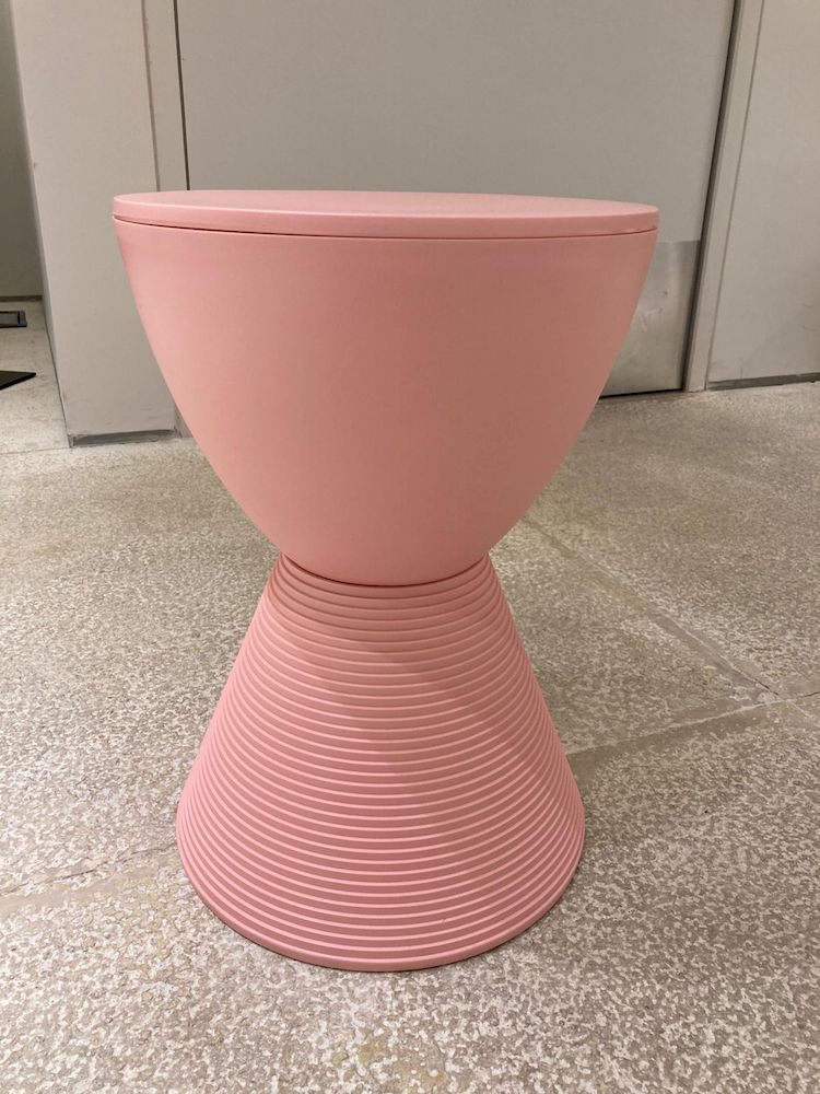 LEISURE CHAIR / TABLE