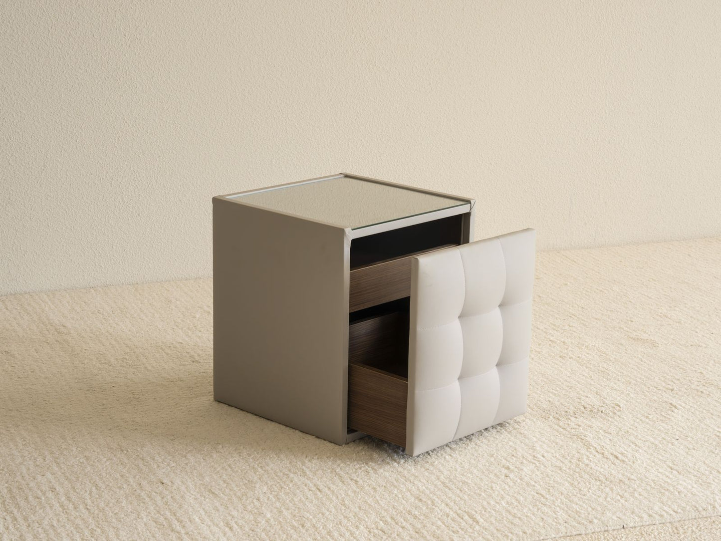 NIGHTSTAND MAGNUM