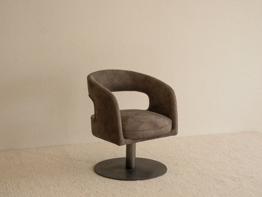 TITUS CLUB CHAIR
